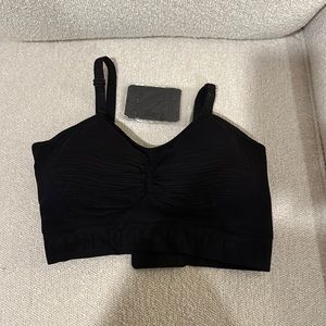Kindred Bravely set of 2 hands free nursing bras.  Never worn.